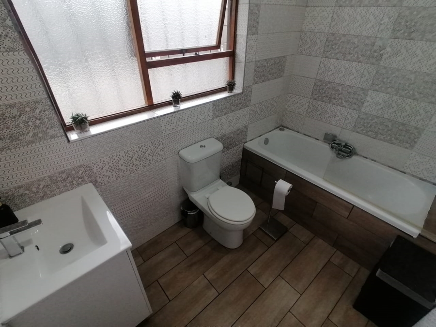 3 Bedroom Property for Sale in Peerless Park Western Cape